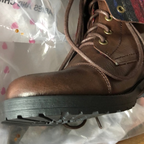 Penny loves Kenny Devon lace up brown plaid boots - Picture 8 of 8